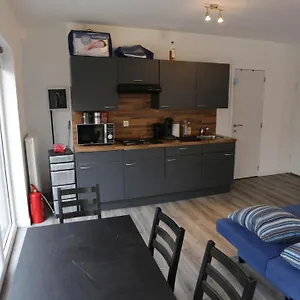 Studio 200 Meters From Central Station Apartamento